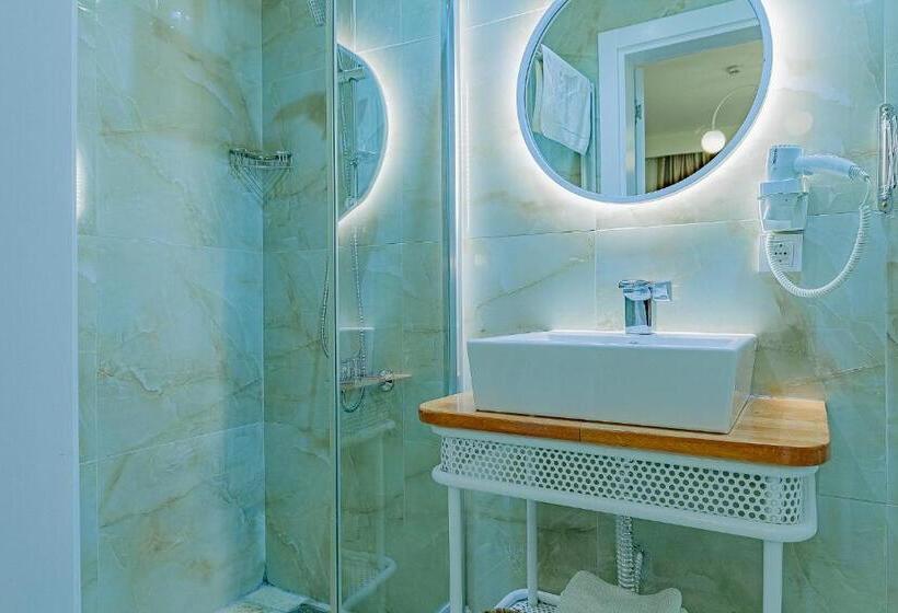 اتاق استاندارد با تخت بزرگ, The Wilson Galata