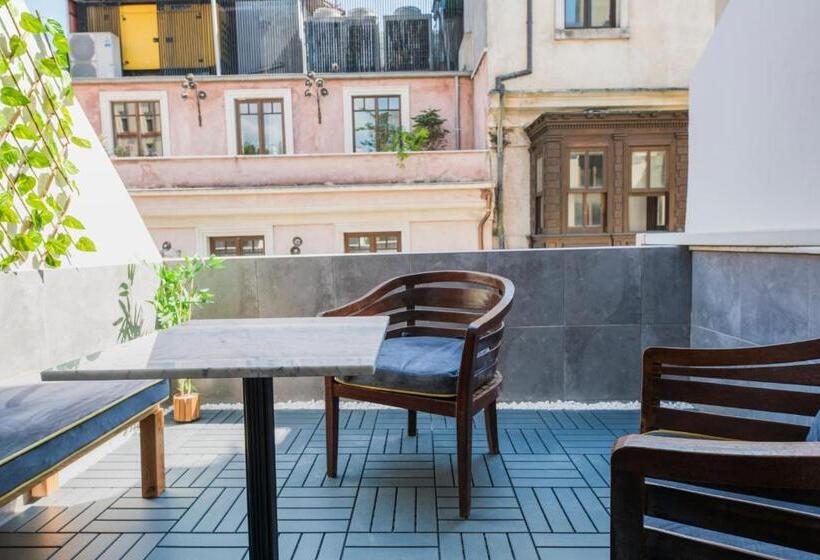 سوئیت با بالکن, The Wilson Galata