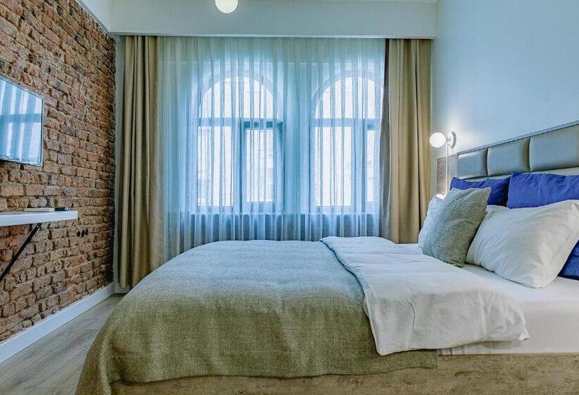 سوییت سوپریور, The Wilson Galata