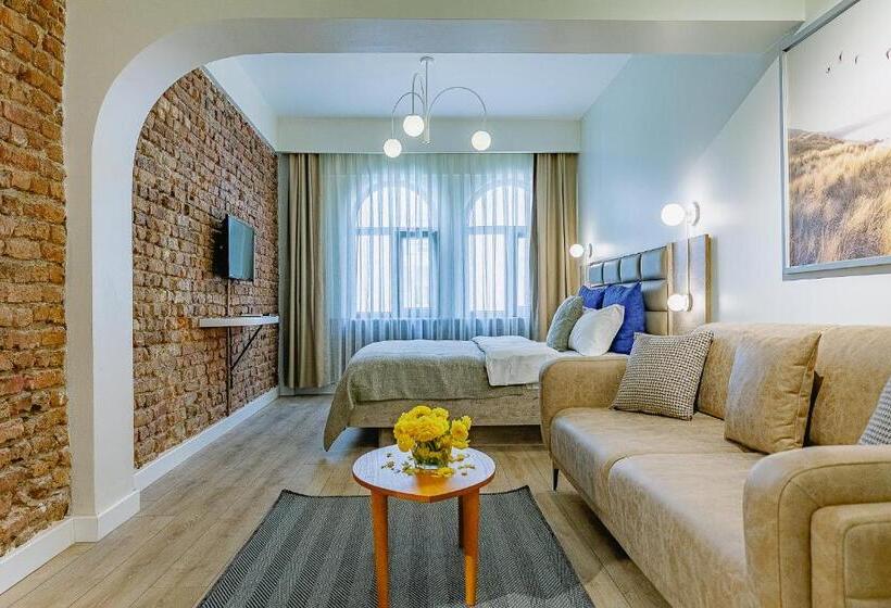 سوییت سوپریور, The Wilson Galata