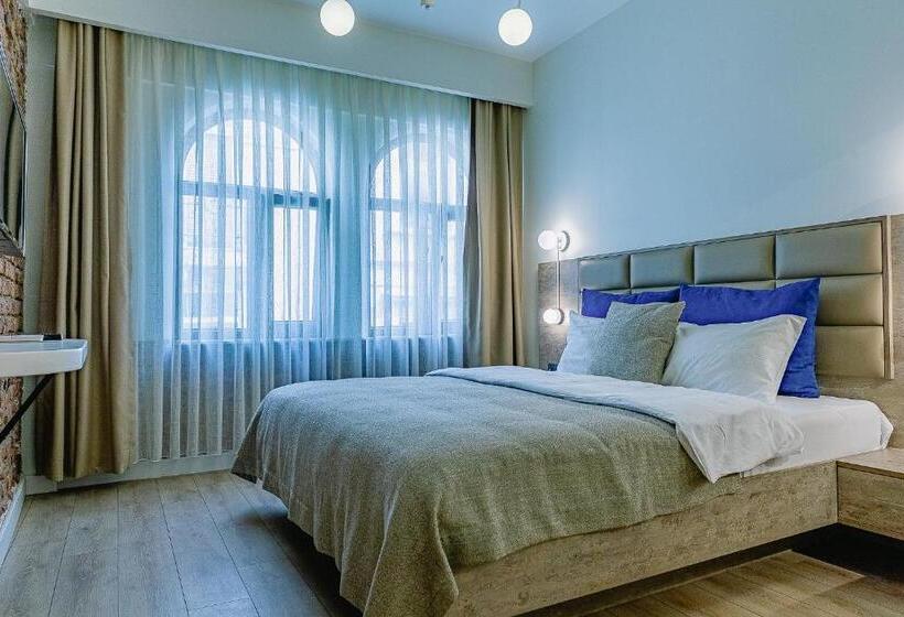 اتاق خانوادگی, The Wilson Galata