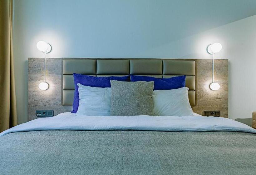 اتاق خانوادگی, The Wilson Galata