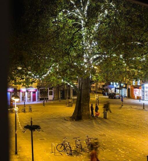 استودیوی استاندارد, Hiding Space   Westgate Apartments