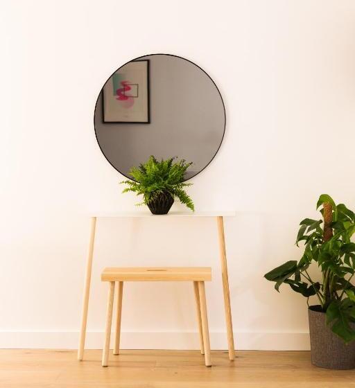 استودیوی سوپریور, Hiding Space   Westgate Apartments