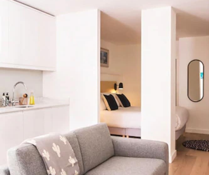 استودیوی استاندارد, Hiding Space   Westgate Apartments