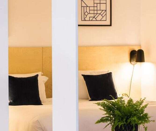 استودیوی سوپریور, Hiding Space   Westgate Apartments