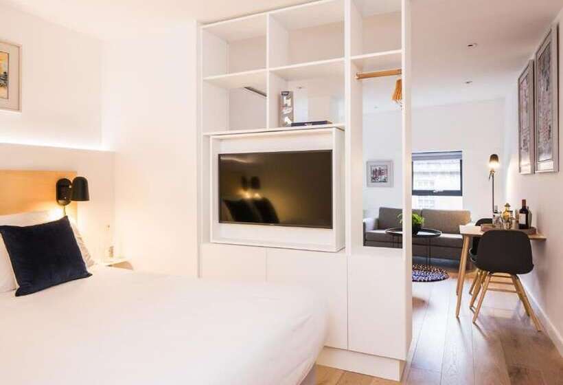 스탠다드 스튜디오, Hiding Space   Westgate Apartments