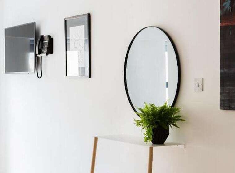 استودیوی استاندارد, Hiding Space   Westgate Apartments