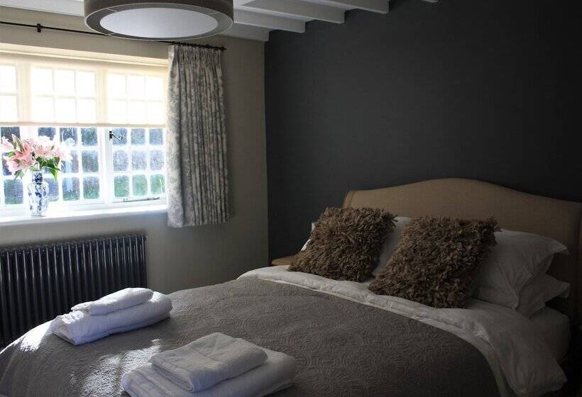 标准间, The Three Horseshoes