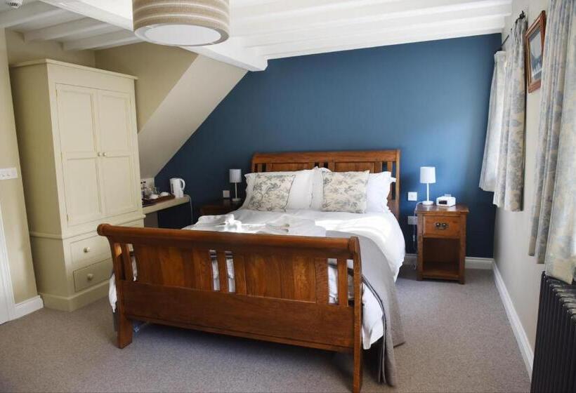 豪华房间, The Three Horseshoes