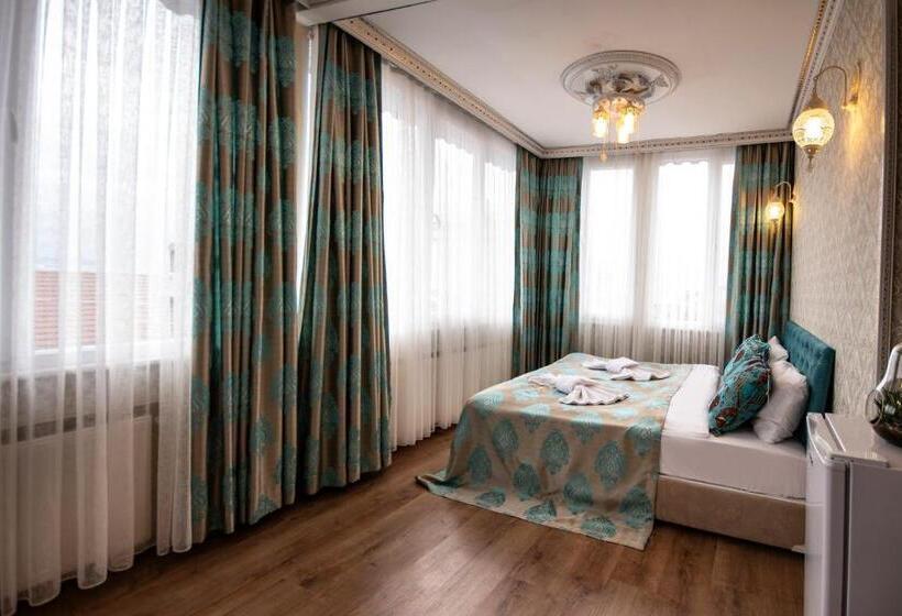 オーシャンビューのデラックストリプルルーム, Paris Garden Hotel Istanbul