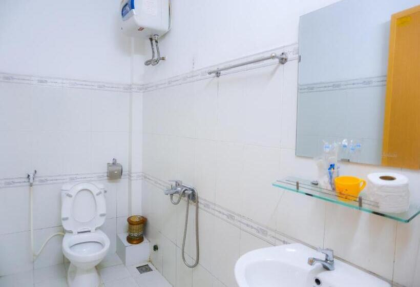 اتاق استاندارد سه نفره, Sea Homestay