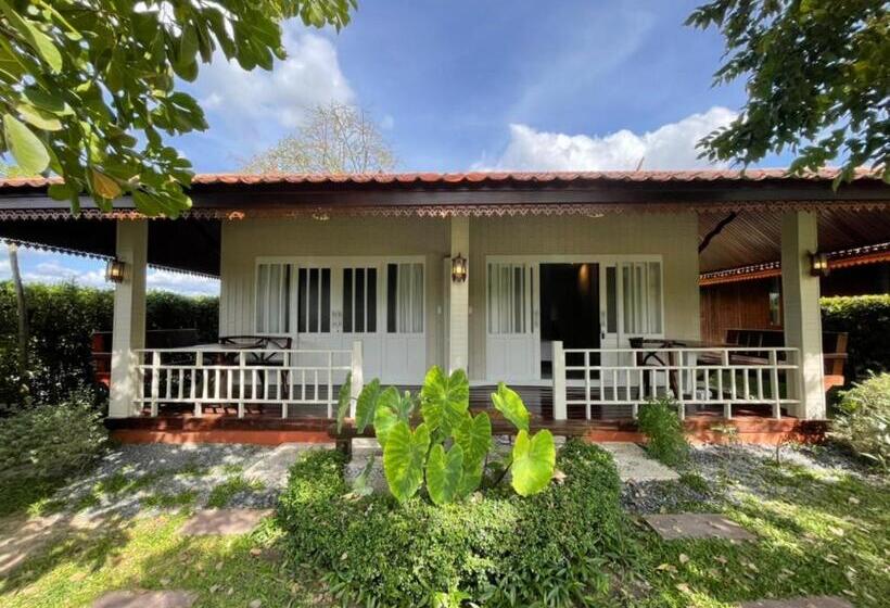 اتاق لوکس خانوادگی, Aob Oun Homestay