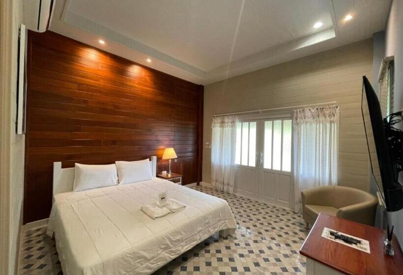 اتاق لوکس خانوادگی, Aob Oun Homestay