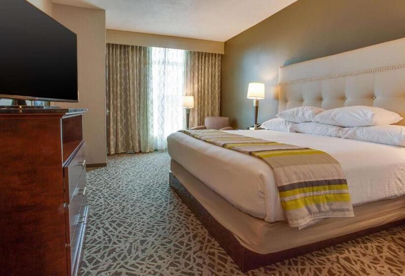 스탠다드 스튜디오 킹침대, Drury Inn & Suites Huntsville Space & Rocket Center