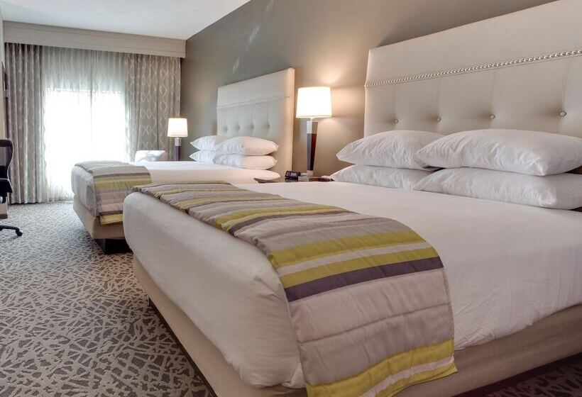 장애인용 디럭스룸, Drury Inn & Suites Huntsville Space & Rocket Center