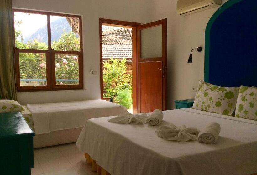 Трехместный Номер Комфорт, Sunset Boutique Hotel & Apartments