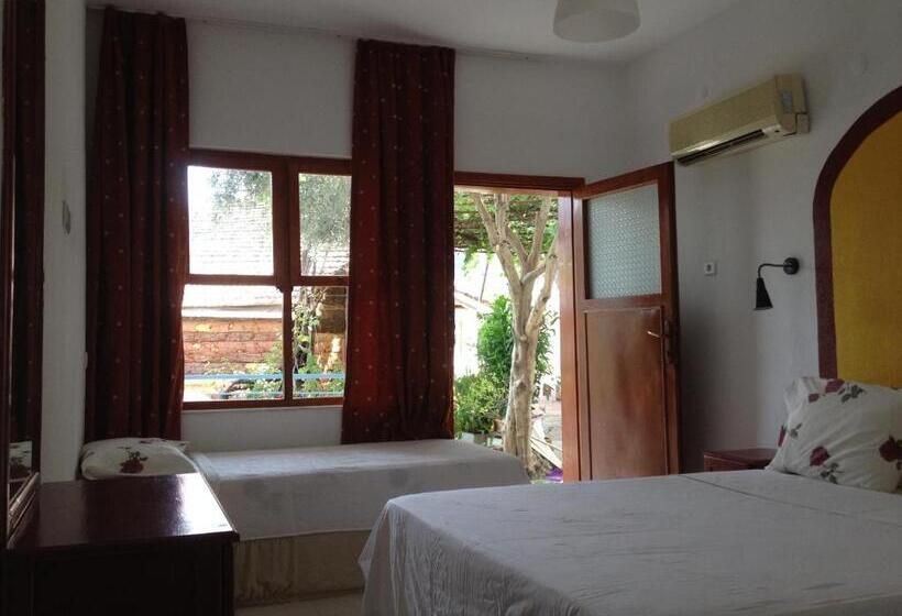 اتاق راحتی سه تخته, Sunset Boutique Hotel & Apartments