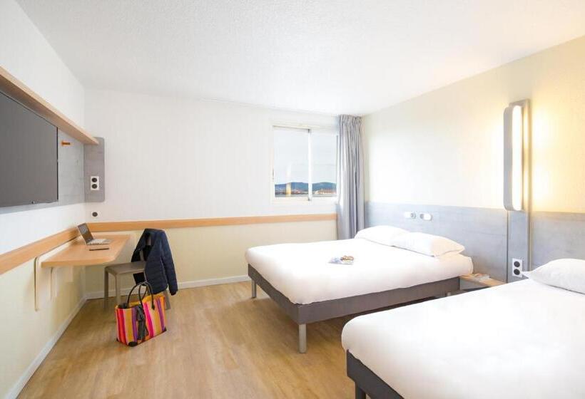 Номер Стандарт Трехместный, Ibis Budget Fréjus St Raphaël Centre