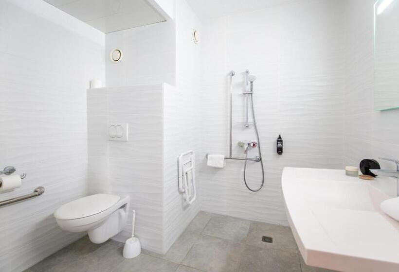 Номер Стандарт Трехместный, Ibis Budget Fréjus St Raphaël Centre