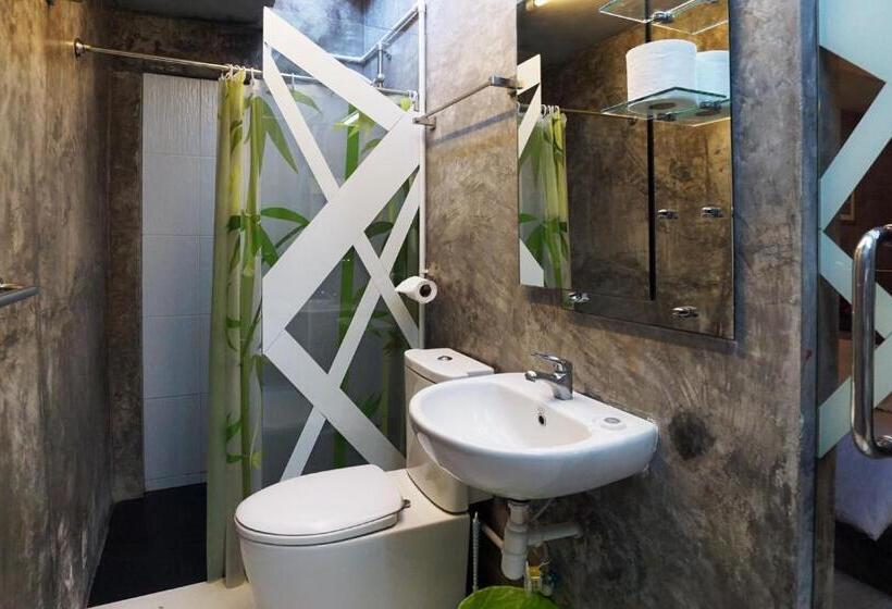 Quarto Estandar, Phuket Paradiso