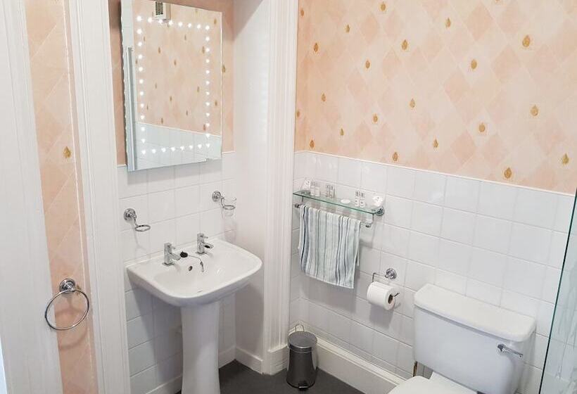 标准三人间, Seaview Guest House