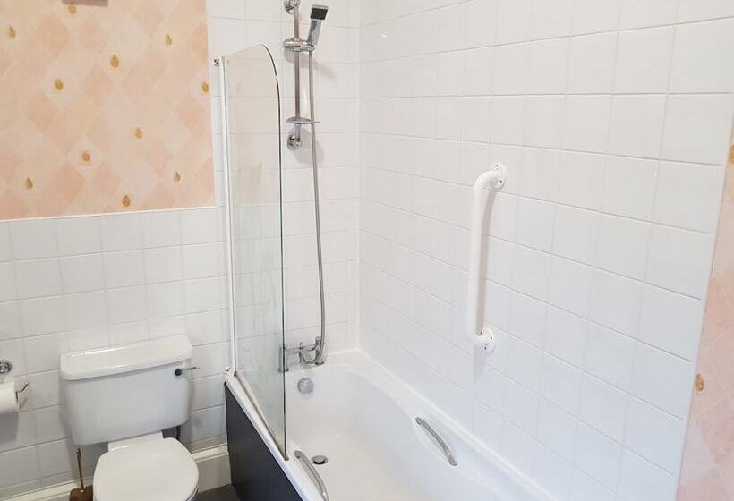 标准三人间, Seaview Guest House