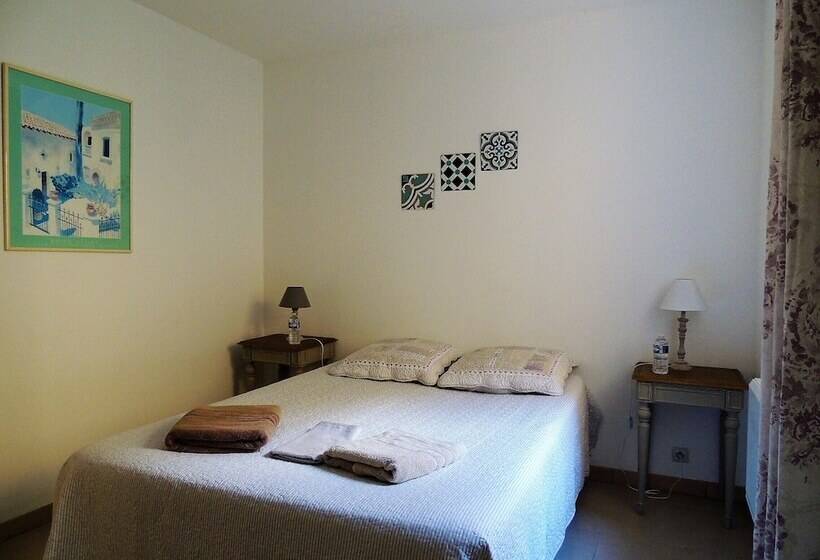 1階の1ベッドルームアパートメント, Eden Roque