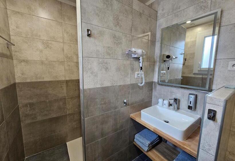 プールビュースタンダードルーム, La Casa Del Arti  Chambres D Hotes