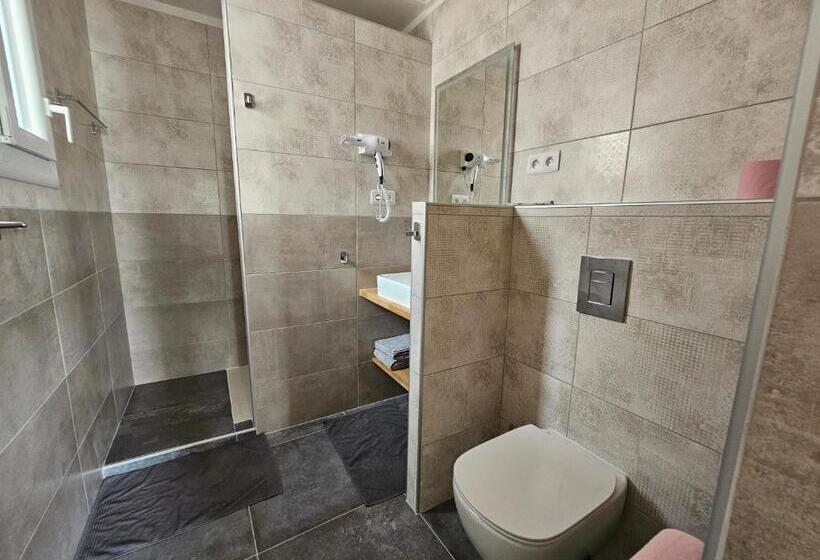 プールビュースタンダードルーム, La Casa Del Arti  Chambres D Hotes