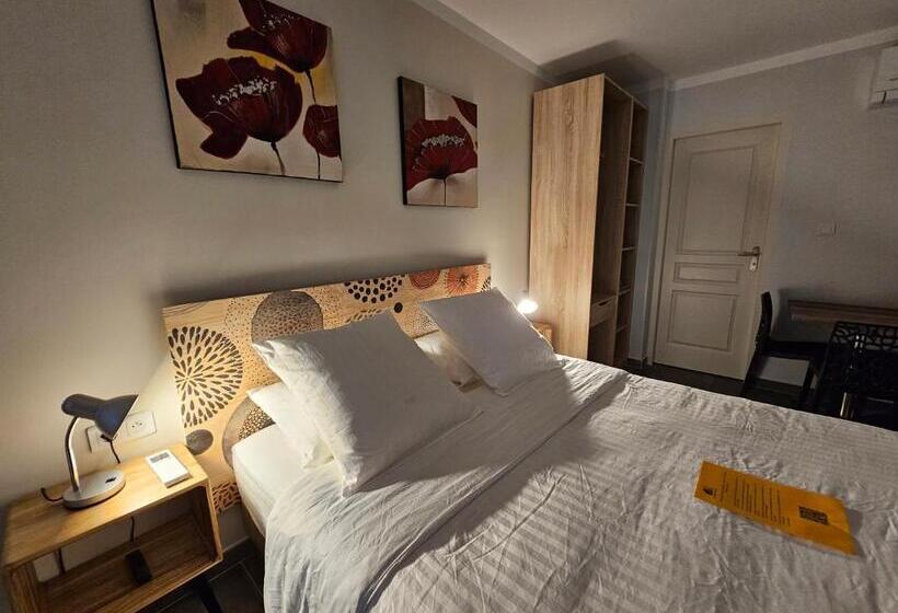 プールビュースタンダードルーム, La Casa Del Arti  Chambres D Hotes