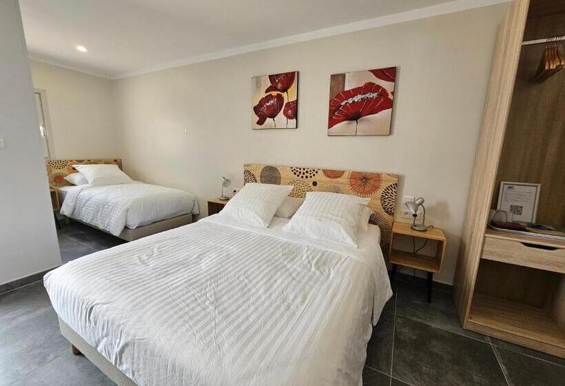 プールビュースタンダードルーム, La Casa Del Arti  Chambres D Hotes