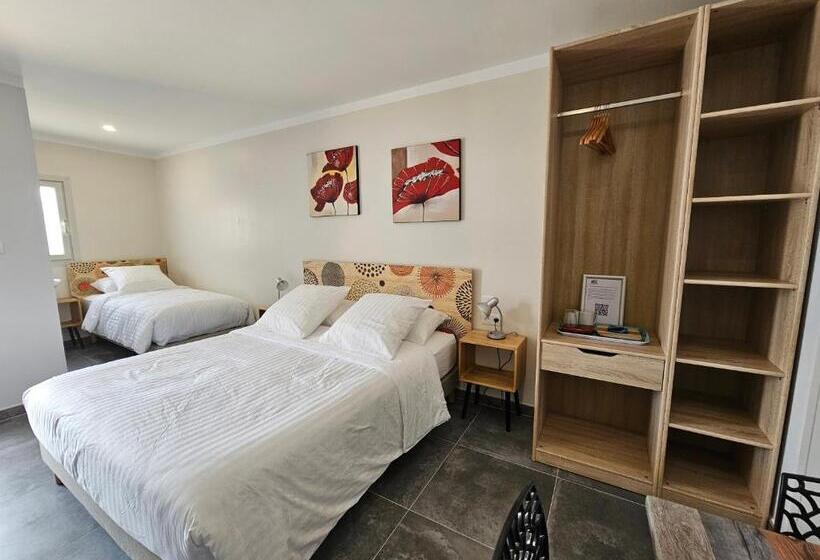 プールビュースタンダードルーム, La Casa Del Arti  Chambres D Hotes