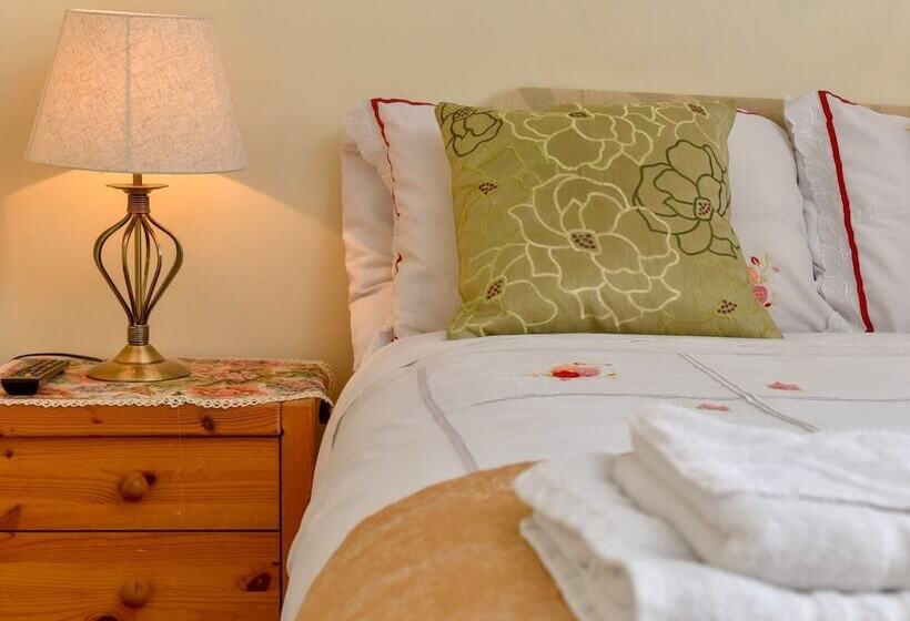 标准间, The Warren Guest House