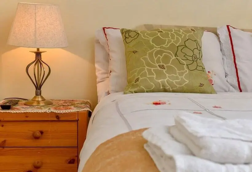 اتاق استاندارد, The Warren Guest House