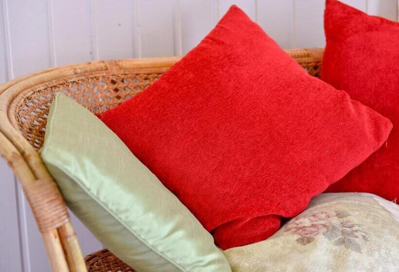 标准间, The Warren Guest House