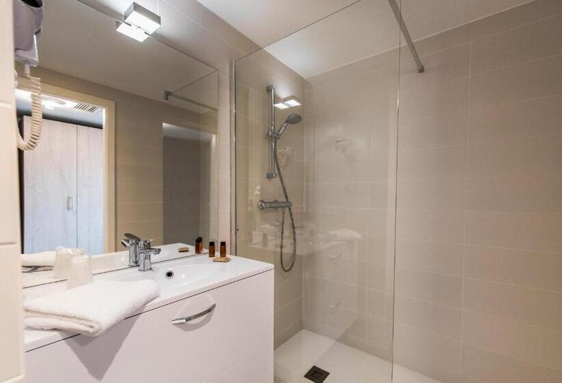 חדר משפחתי, Du Grand Parc