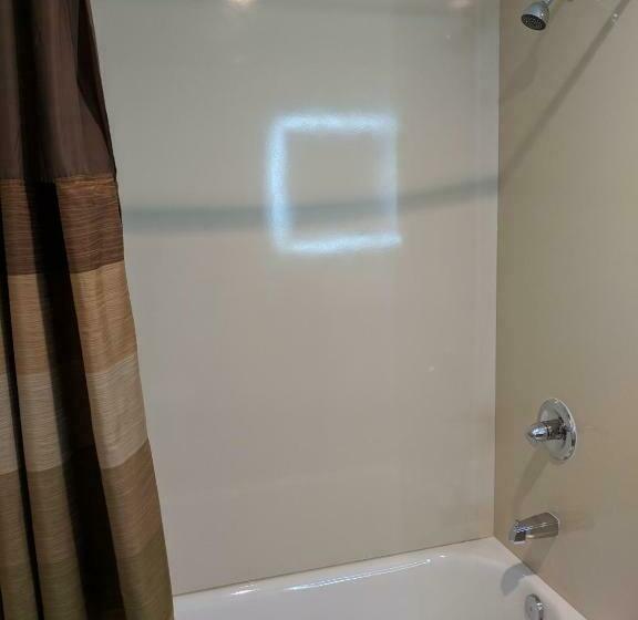 חדר דלוקס, Epic