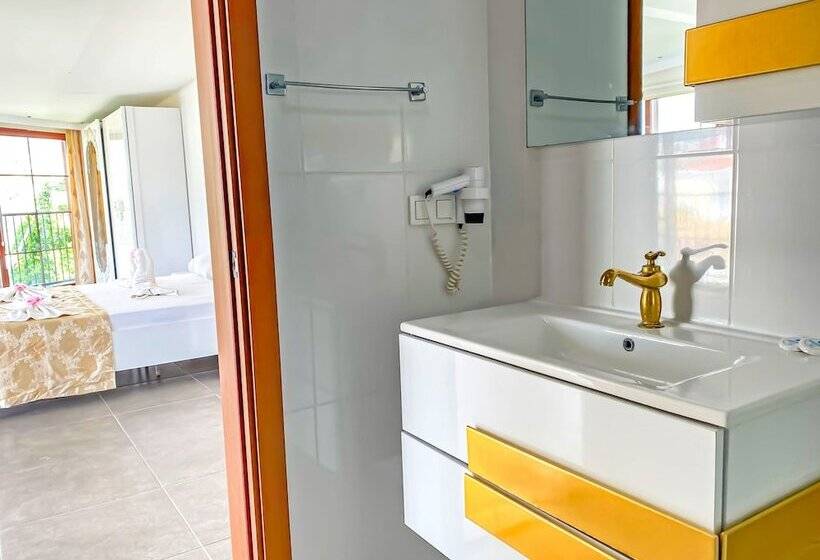 キングサイズベッドのスイートルーム, Zehra