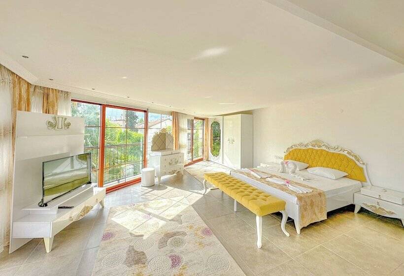 キングサイズベッドのスイートルーム, Zehra