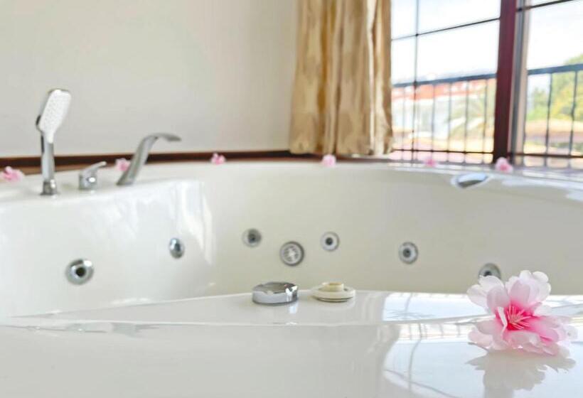 キングサイズベッドのスイートルーム, Zehra