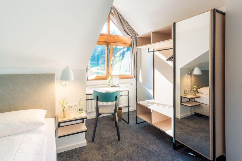 ファミリールーム, Zehra