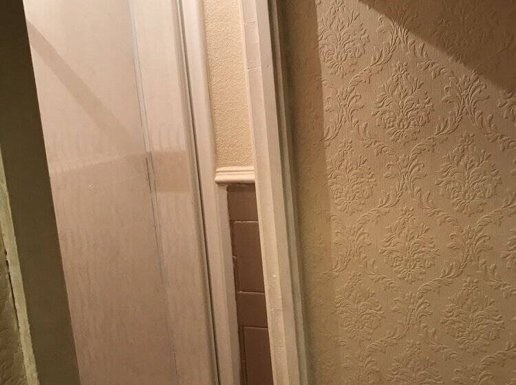 스탠다드 룸, The Merlin