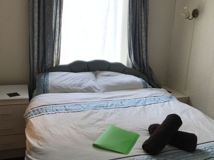 스탠다드 룸, The Merlin