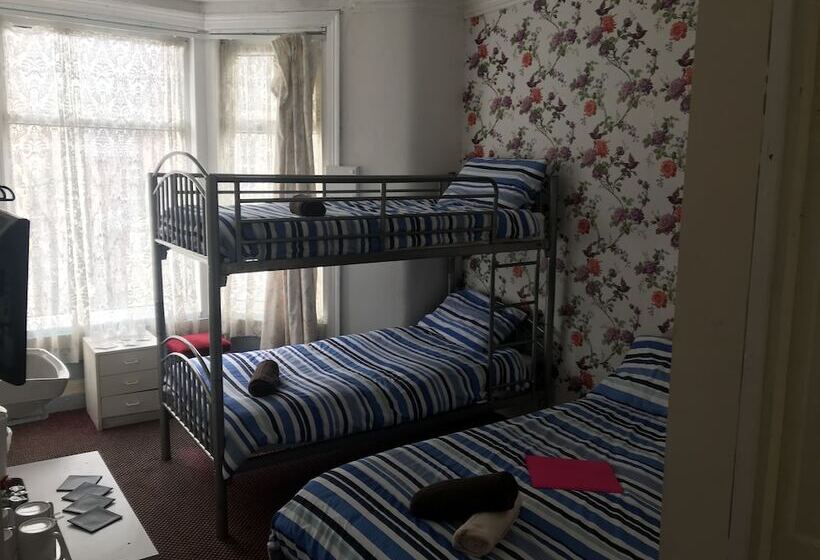 패밀리 룸 공용 욕실, The Merlin