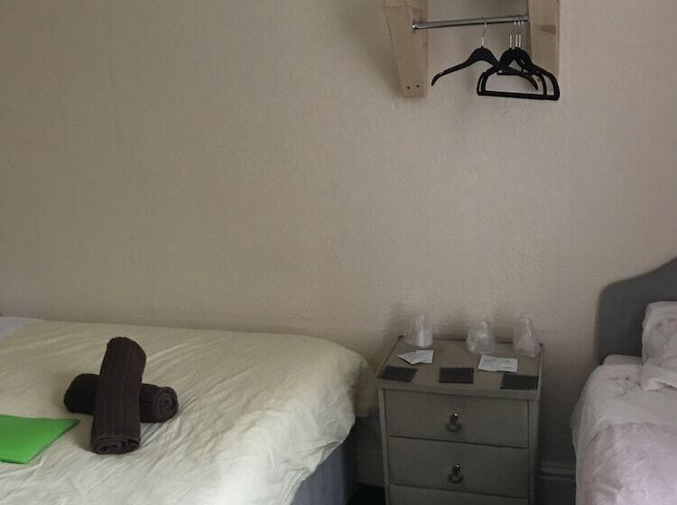 패밀리 룸, The Merlin