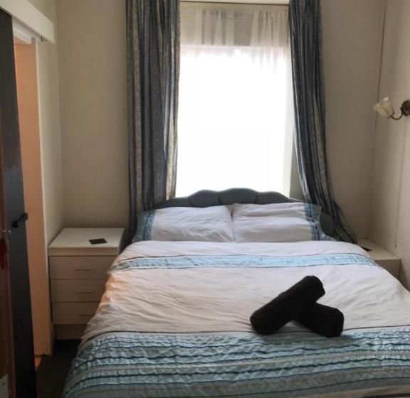 스탠다드 룸, The Merlin