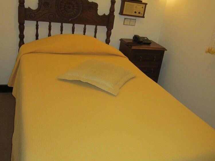 اتاق استاندارد یک نفره, Calatrava