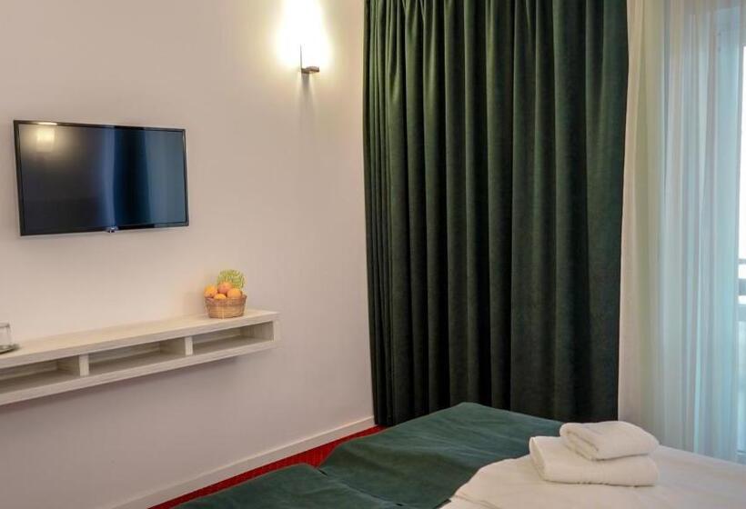 اتاق استاندارد, Cirus