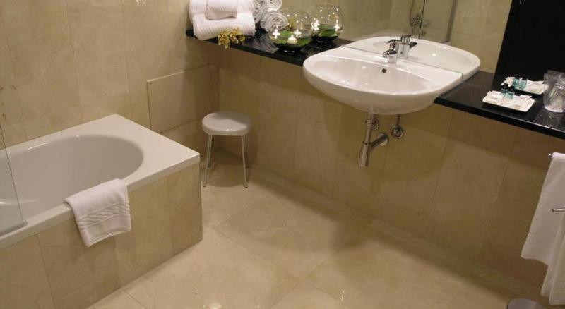 اتاق استاندارد, NH Coimbra Dona Inês